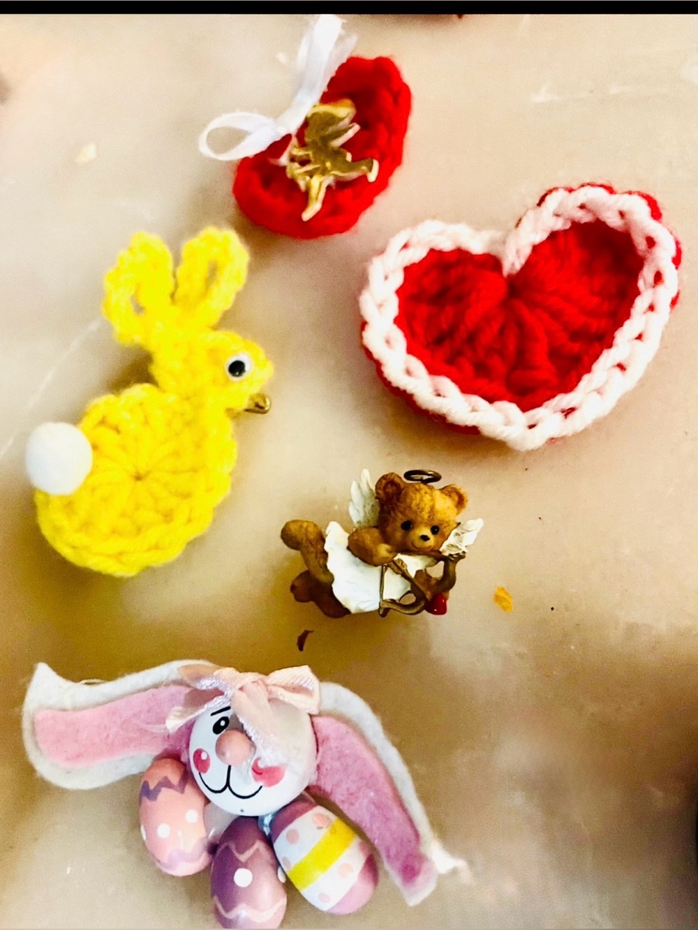 6 gorgeous VINTAGE 1970-80 Holiday brooches!!🐇🐥🧸💘👒❤️